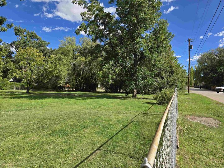 Property Photo:  1008 3rd St  NM 88352 