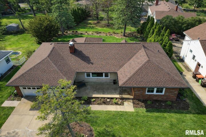 Property Photo:  326 W Knoll Crest Drive  IL 61614 