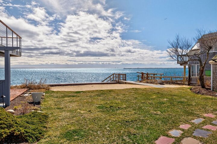 Property Photo:  495 Commercial Street Unit 9  MA 02657 