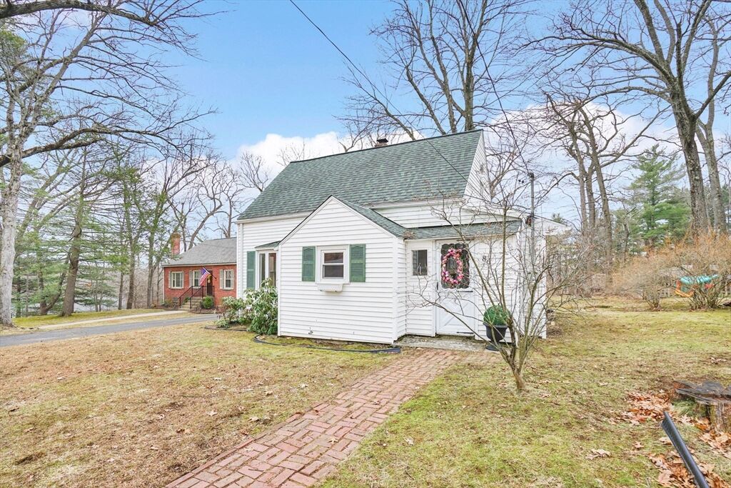 Property Photo:  86 Albert St  MA 01089 