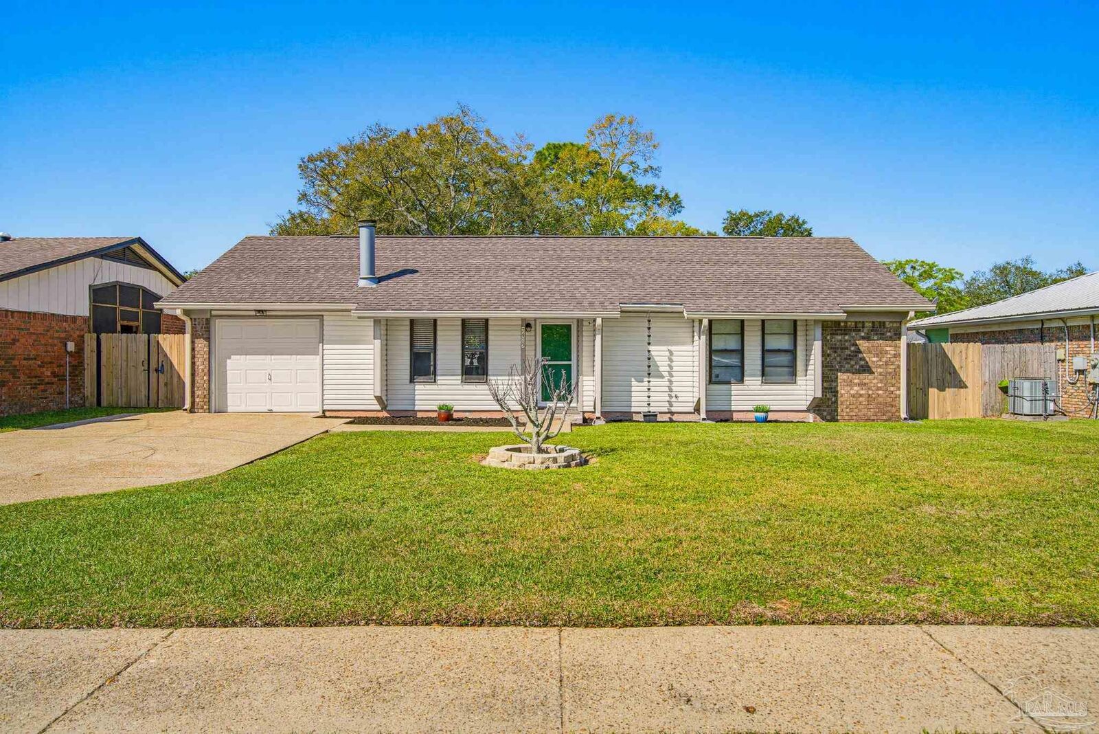 Property Photo:  7415 Viewcrest Dr  FL 32504 