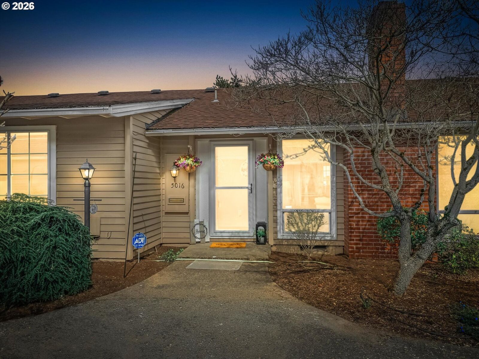 Property Photo:  5016 SW Normandy Pl  OR 97005 