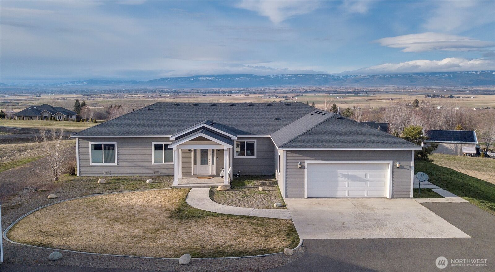 Property Photo: 480 Edgemont Loop Road WA 98926