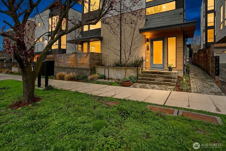 Property Photo: 916 NW 56th Street G WA 98107