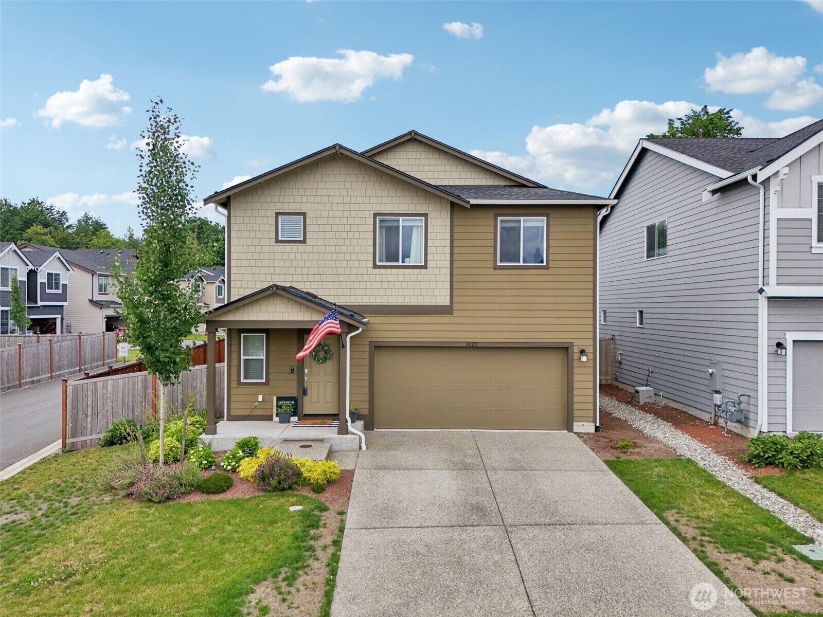 Property Photo: 1423 Cascade St WA 98294