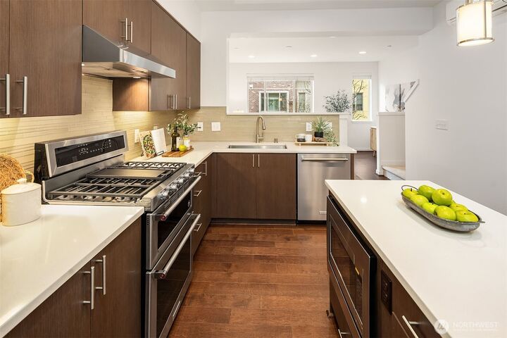 Property Photo:  15711 NE 14th Alley  WA 98008 