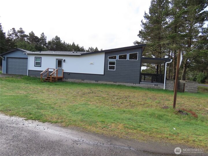 Property Photo:  300  Surf Street  WA 98595 