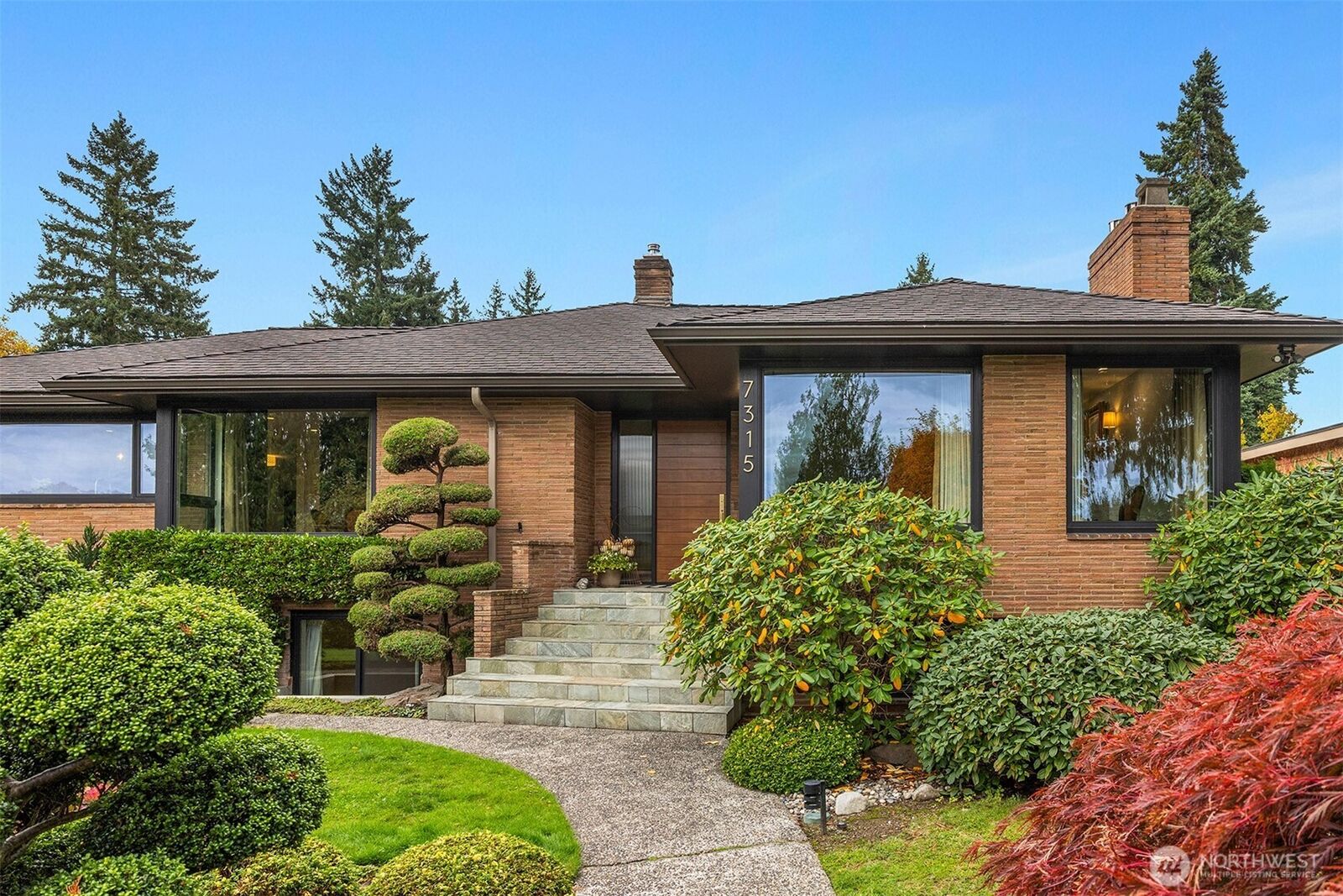 Property Photo: 7315 51st Avenue NE WA 98115