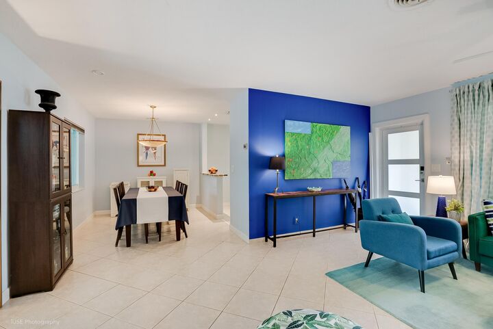 Property Photo: 1568 NE 39th Street FL 33334