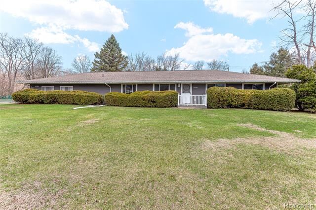 Property Photo: 45784 Willis Road MI 48111