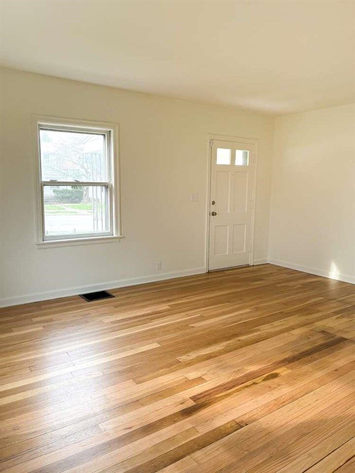 Property Photo:  1014 W Main Street  IN 47374 