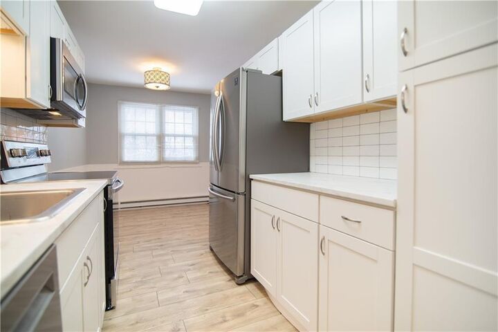 Property Photo:  23 Bullocks Point Avenue 4A  RI 02915 