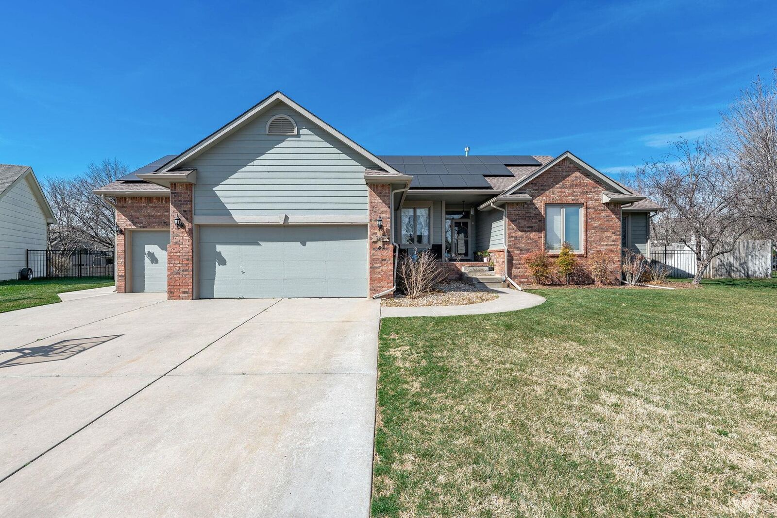 Property Photo:  1410 Northpointe Ct  KS 67002 