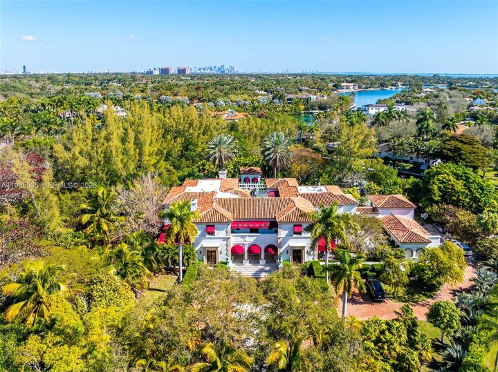 Property Photo:  9401 Journeys End Rd  FL 33156 