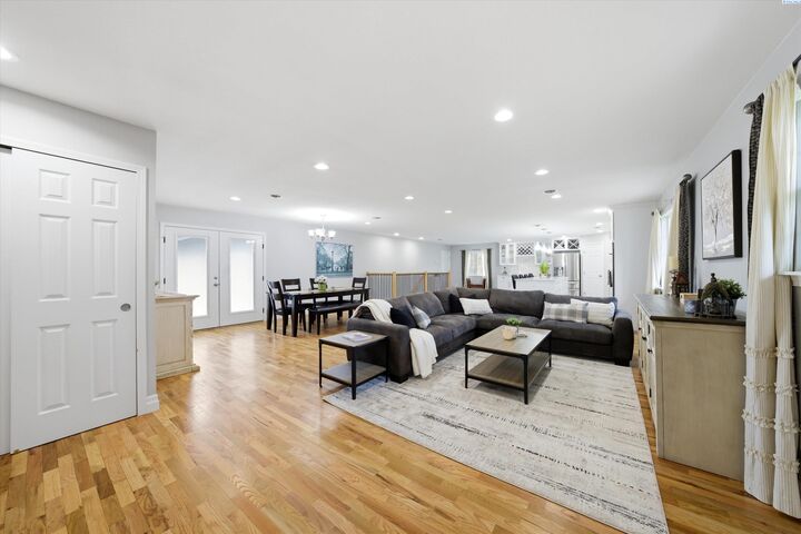 Property Photo:  2745 W Van Giesen St  WA 99354 