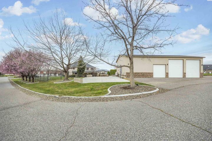 Property Photo: 7515 Sandy Ridge Road WA 99301