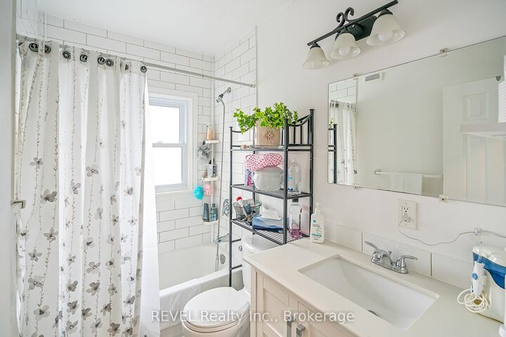 18 A, B, C, D Valley Road — photo 1