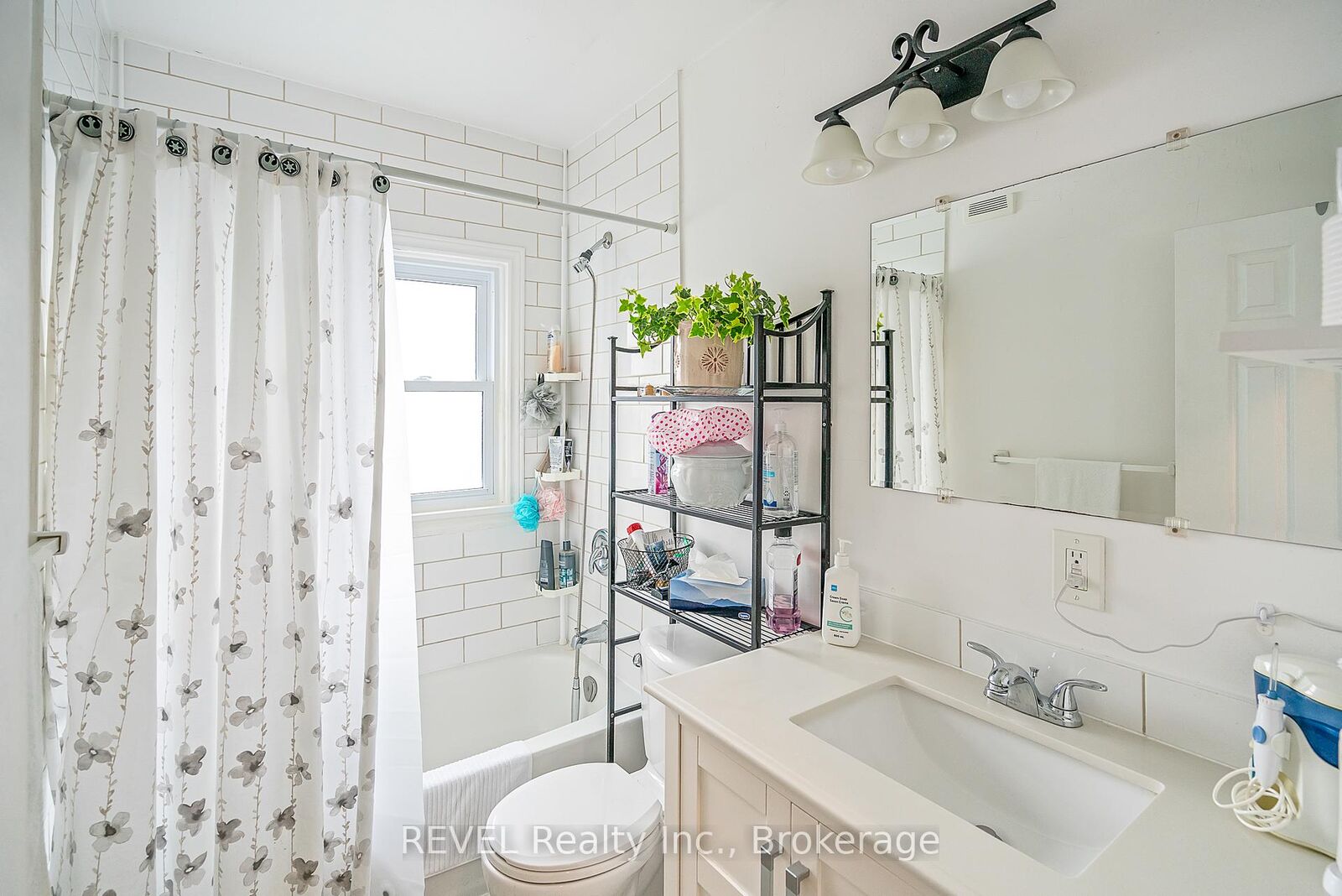 Property Photo: 18 A,B,C,D Valley Road ON L2S 1Y6