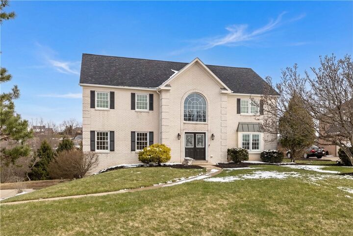 Property Photo: 209 Fox Run Dr PA 15367