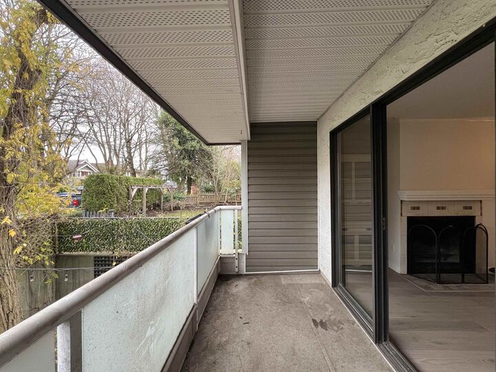 Property Photo: 674 W 17th Avenue 206 BC V5Z 1T8