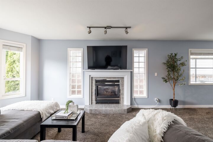 Property Photo: 34775 2nd Avenue BC V2S 8C1