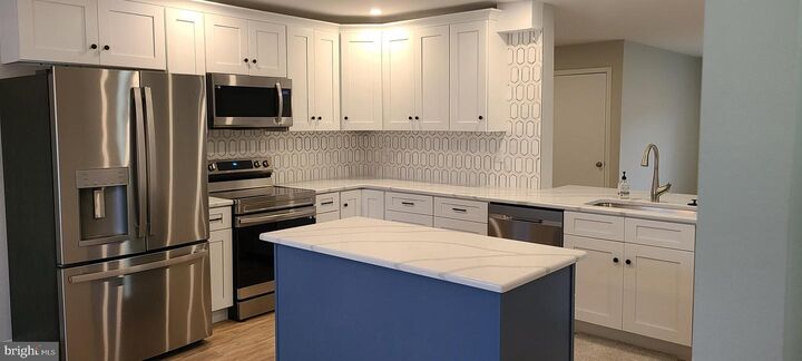 Property Photo: 433 Carmarthen Court PA 19341