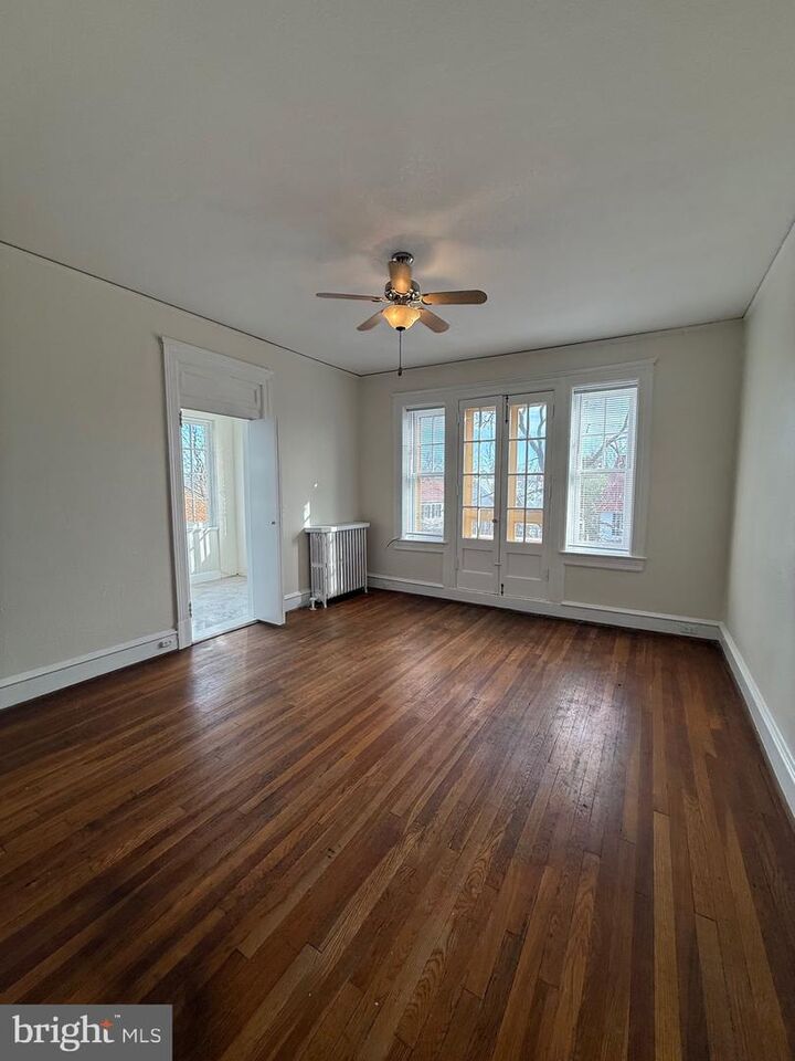 Property Photo:  702 Prince Edward Street 5  VA 22401 