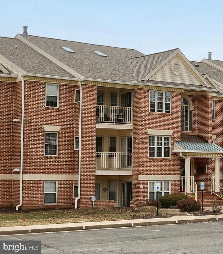 Property Photo:  1712 Landmark Drive E 1712-E  MD 21050 