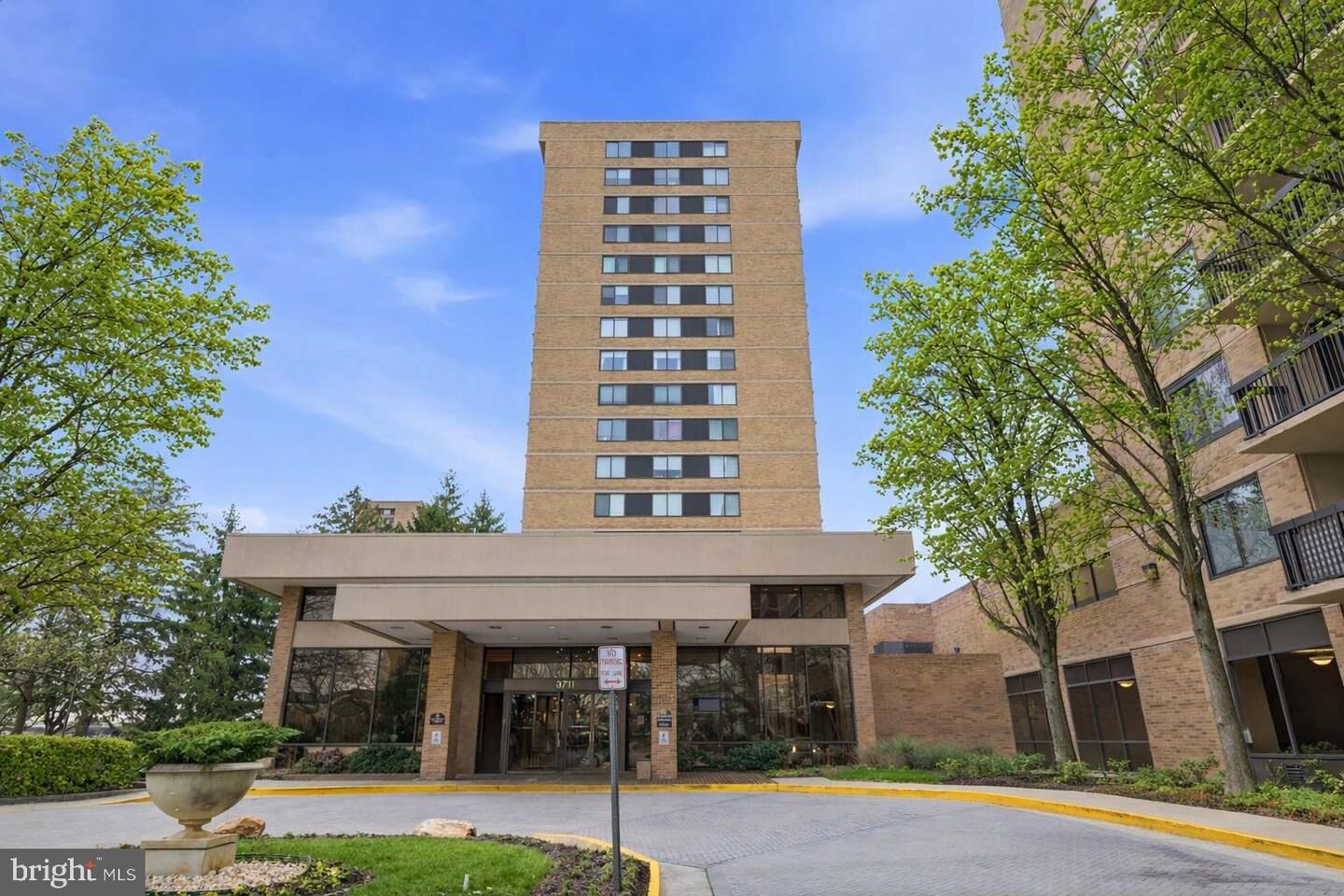 Property Photo:  3713 S George Mason Drive 316  VA 22041 