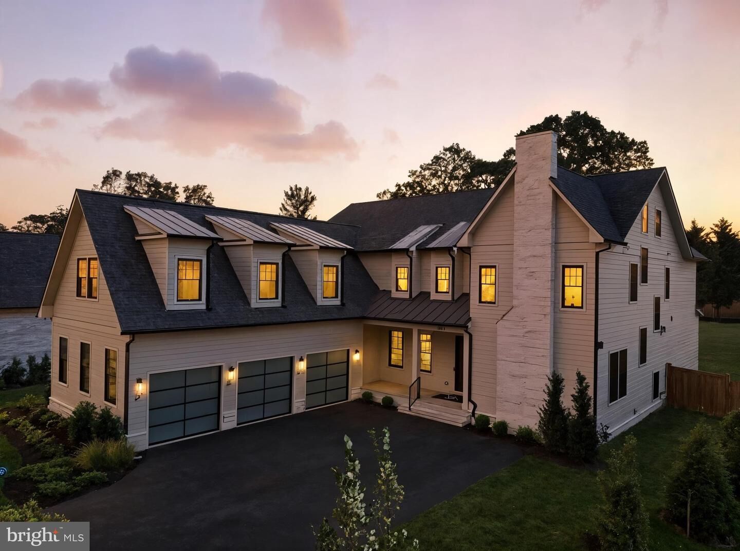 Property Photo: 1111 Ingleside Avenue VA 22101