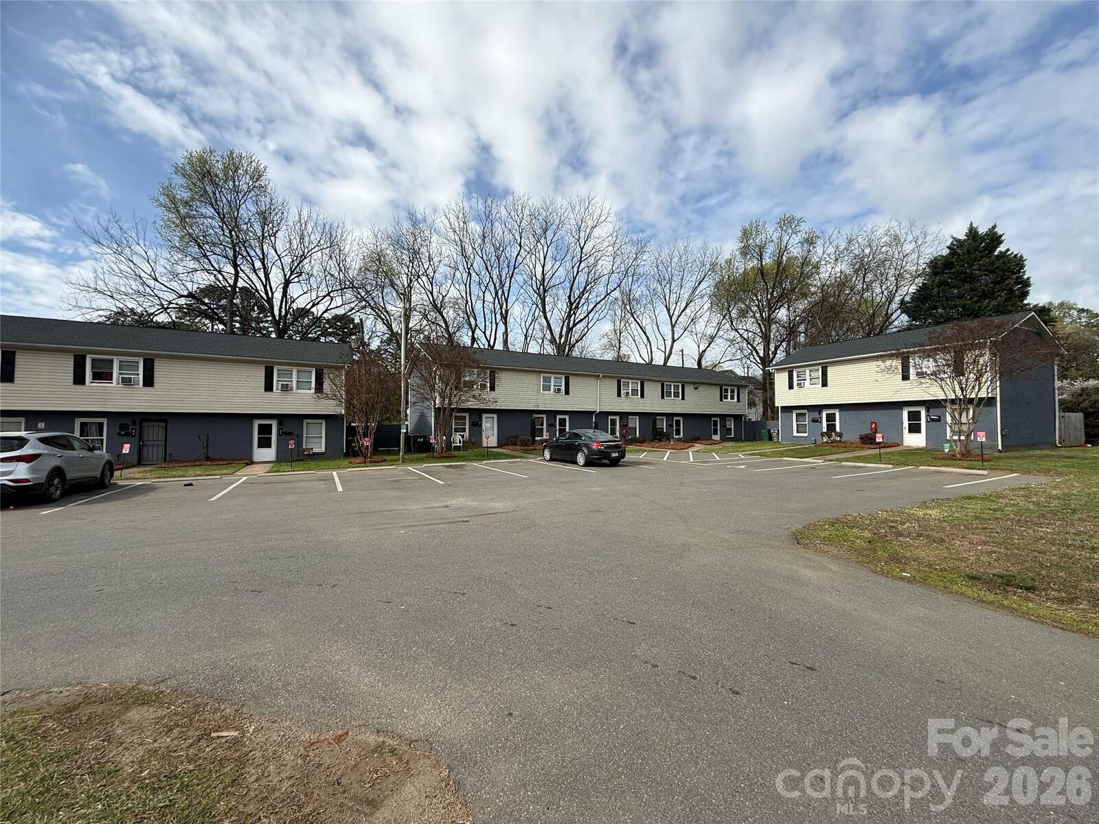 Property Photo:  421 Honeywood Avenue  NC 28216 