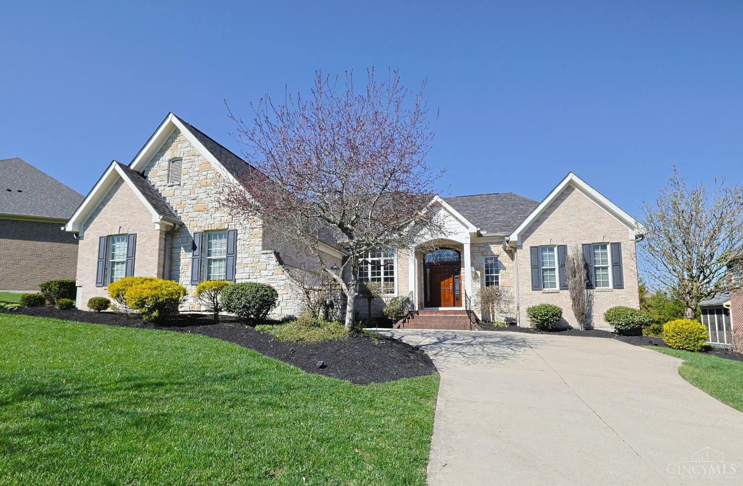 Property Photo:  10263 Ryans Way  OH 45241 