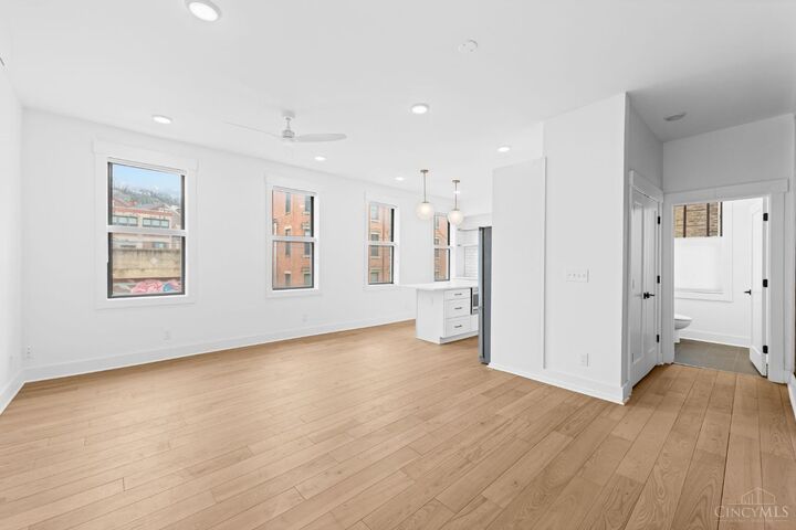 Property Photo:  1909 Race Street  OH 45202 