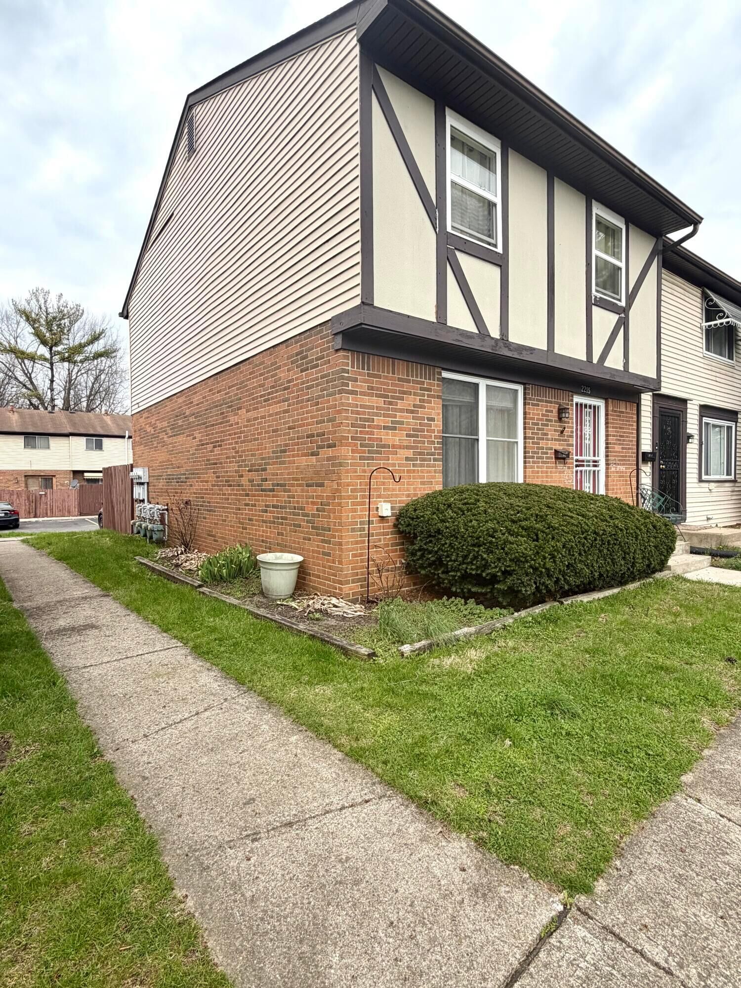 Property Photo:  2215 Noe Bixby Road  OH 43232 