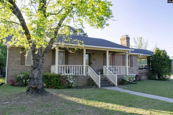 Property Photo:  1616 Dogwood  SC 29033-2366 