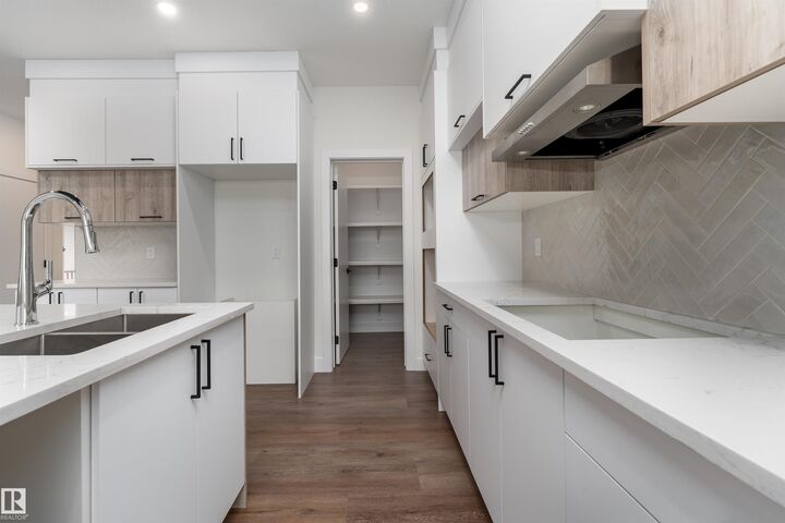 Property Photo: 43 Maple Crescent AB T0A 1N0