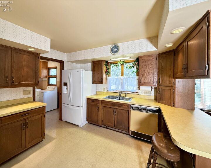Property Photo:  96 Lindsay Avenue  OH 44883 