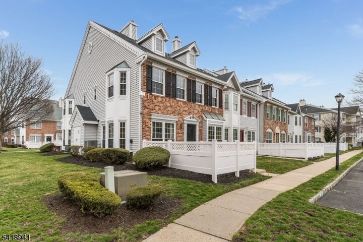 Property Photo:  382 Hadleigh Ln  NJ 08902 