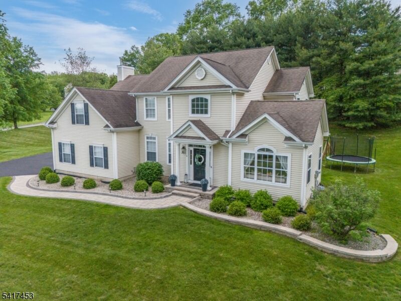 Property Photo:  6 Columbine Ct  NJ 08822 