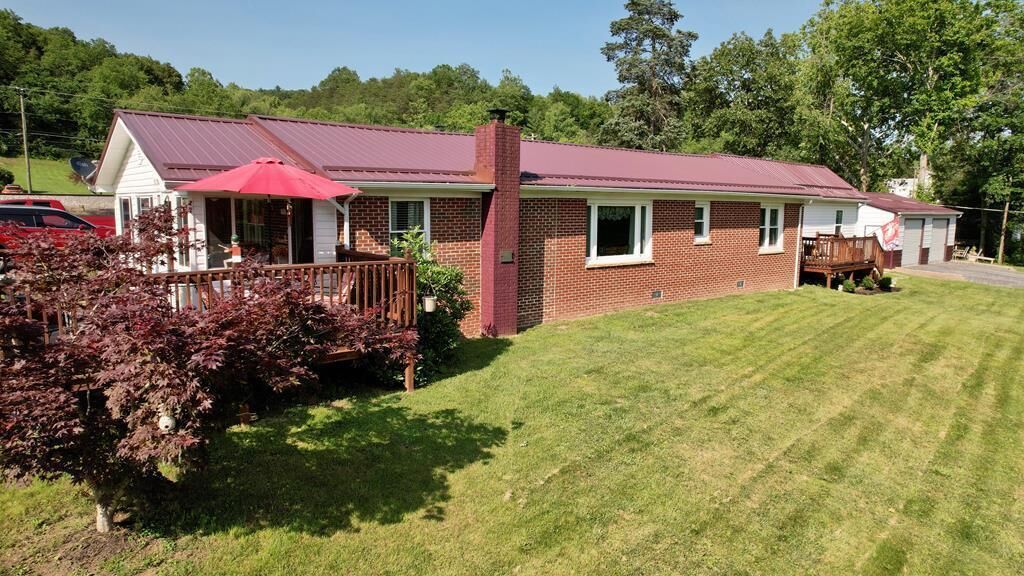 Property Photo:  22 Glass Landing  WV 24981 