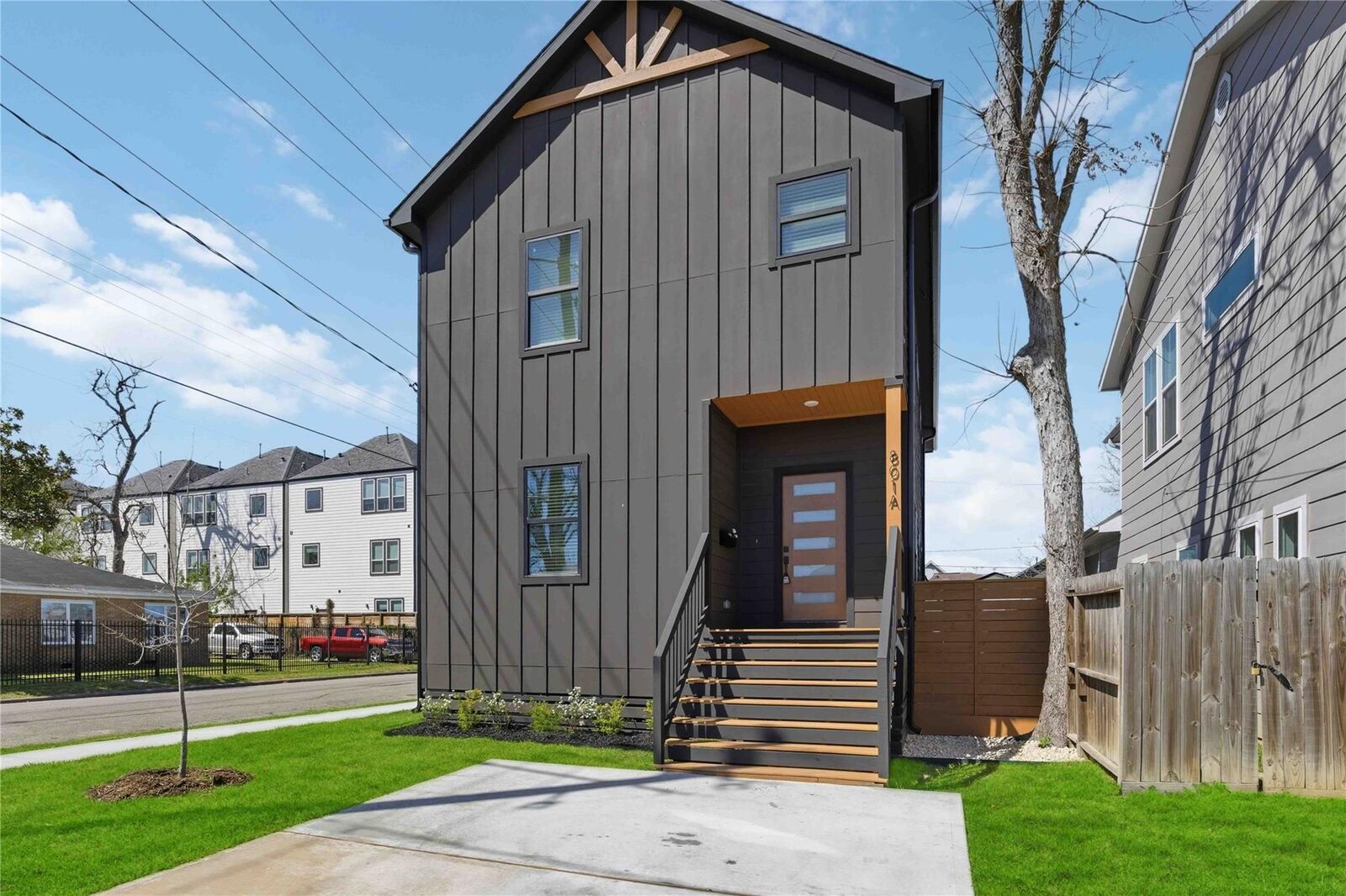Property Photo:  801 E 32nd 1/2 Street A B  TX 77022 