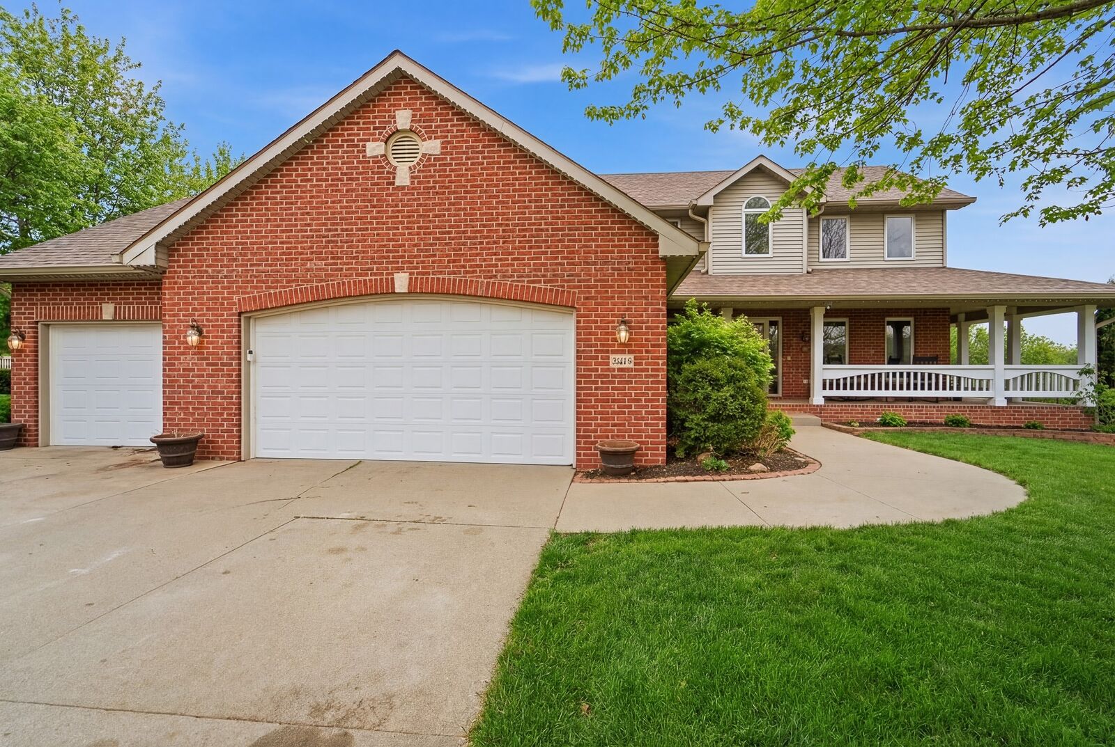 Property Photo: 3213 SW Woods Court IA 50023