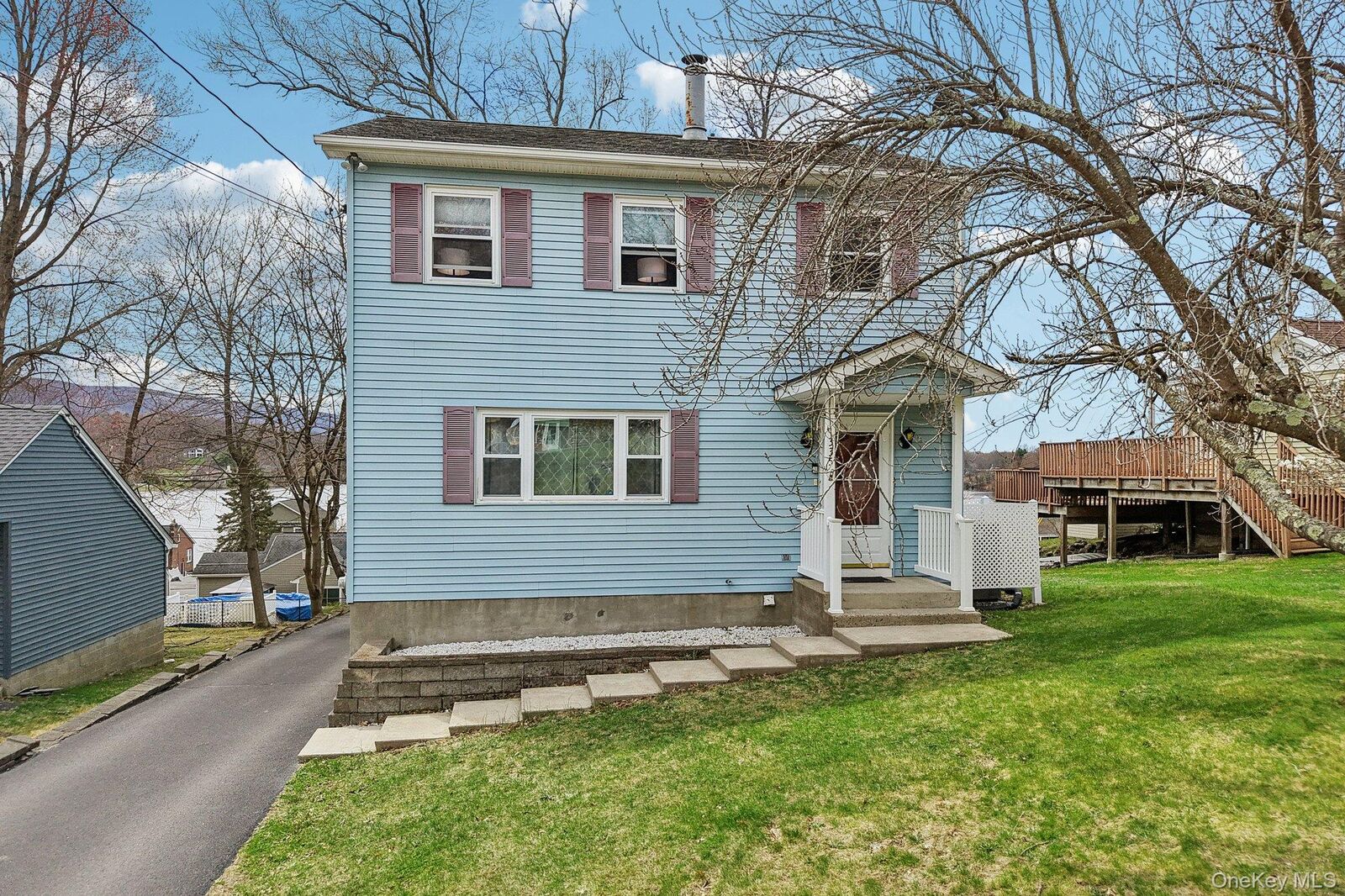 Property Photo:  335 Oak Drive  NY 12553 