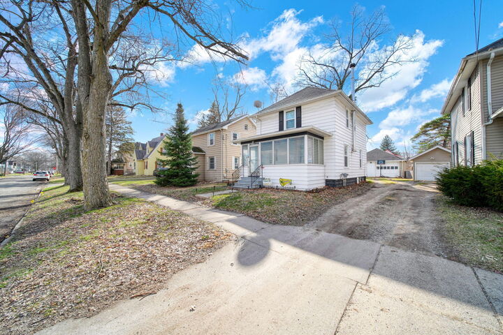 Property Photo: 414 N Pleasant Street MI 49202