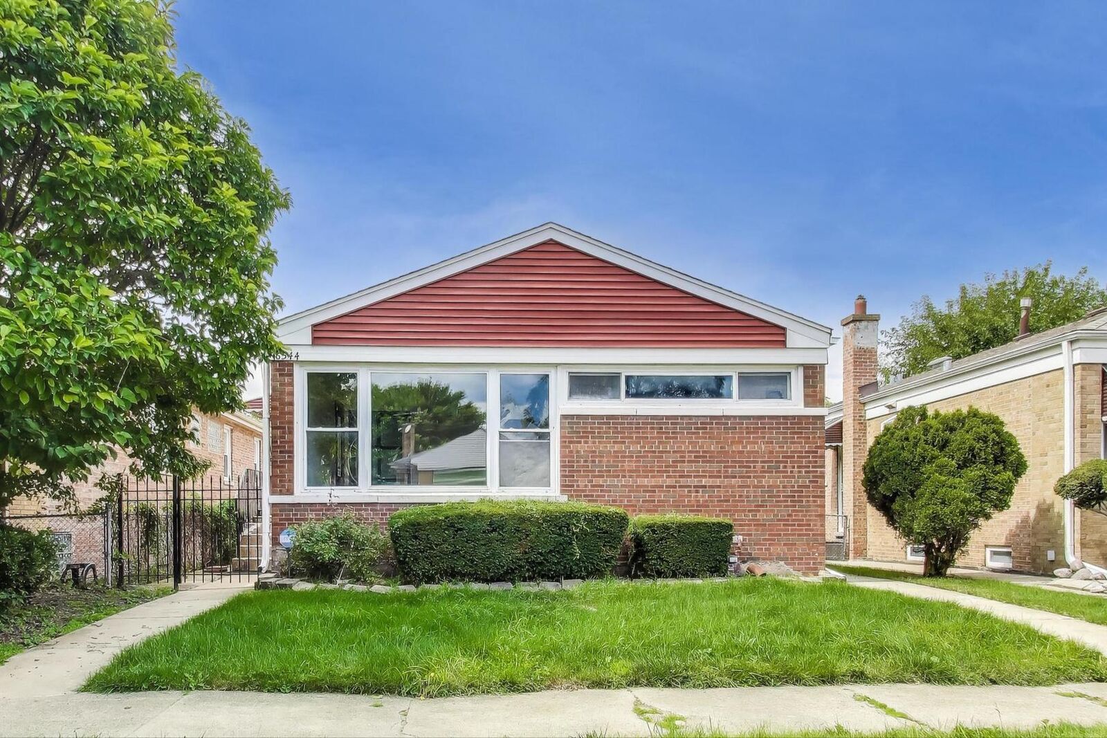 Property Photo: 6544 N Albany Avenue IL 60645