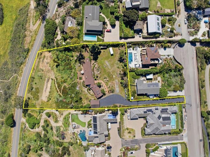 Property Photo: 1355 Rainbow Ridge Lane CA 92024