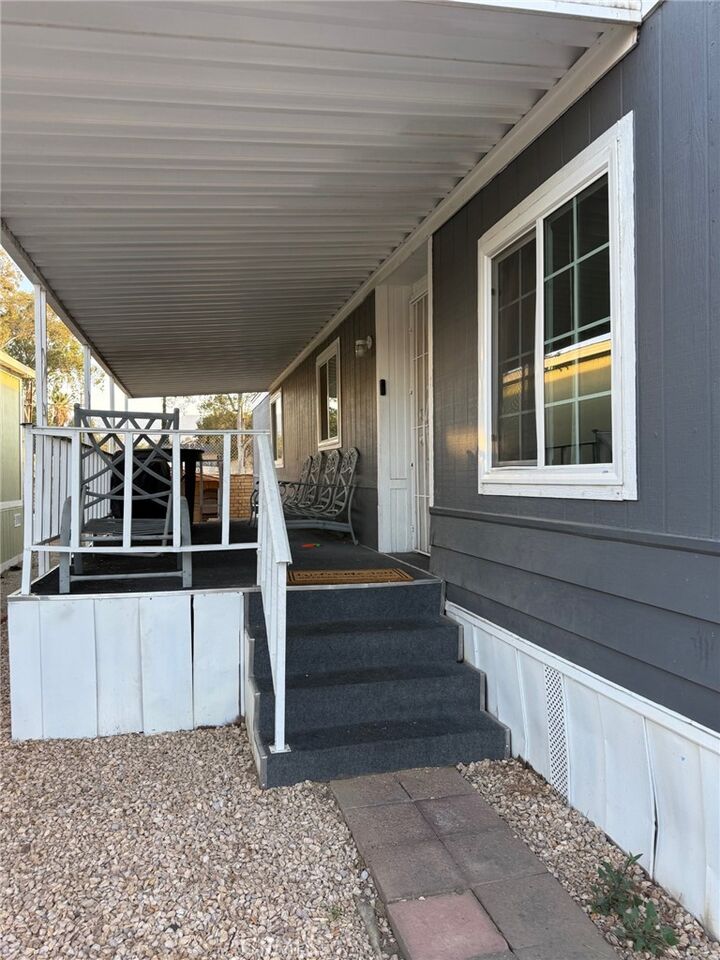 Property Photo:  300 N Ellis Street 3  CA 92530 