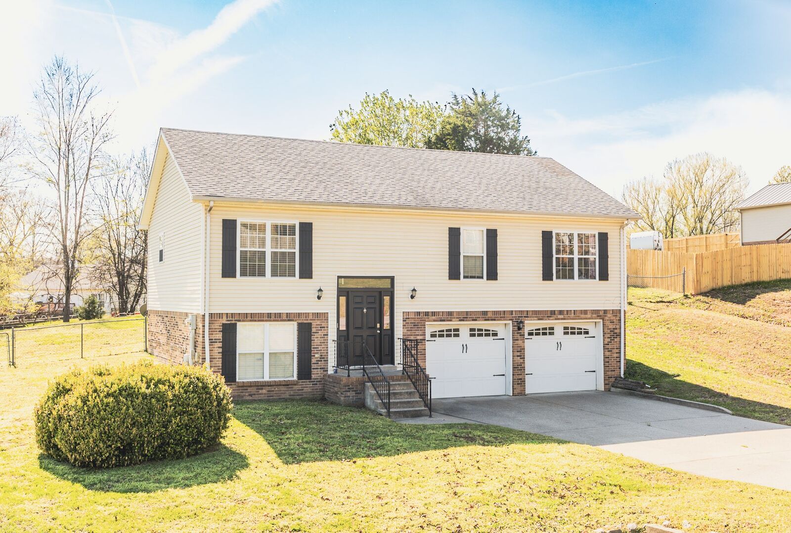 Property Photo:  524 Barney Ln  TN 37042 