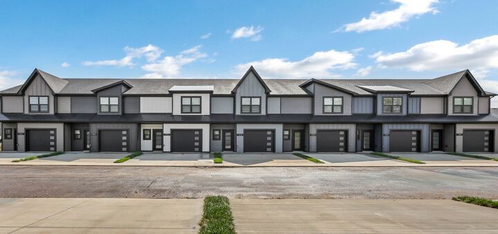 Property Photo:  1305 Jonathan Wade Circle  TN 37043 