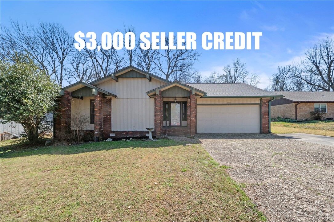 Property Photo: 2212 W Tulsa Street AR 72761